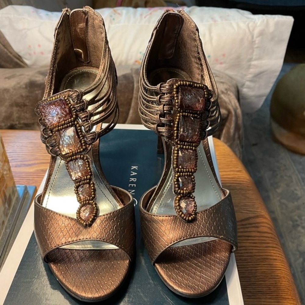 EUC Karen Scott heels size 7.5 a bit metallic brown